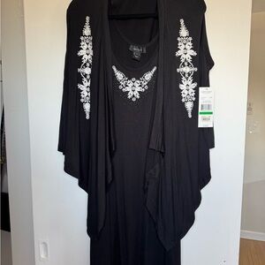 Karen Kane Black and White Embroidered Sweater & Dress - L